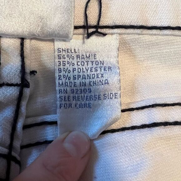 NWT! D2G white boot cut jeans. Size 4 petite - Picture 6 of 12